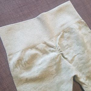 Gymshark Camo Seamless Leggings (Sage Green Small)